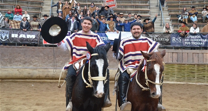 Leonel Reyes y Cristián Escobar ganaron IX Final de Rodeos Campesinos