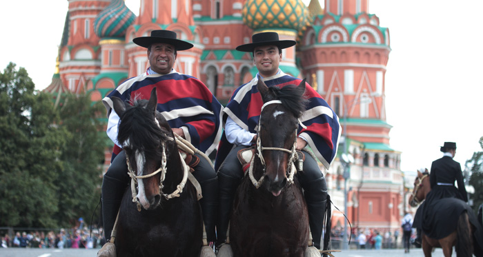 Los Cortés ponen su sello en la Plaza Roja de Moscú