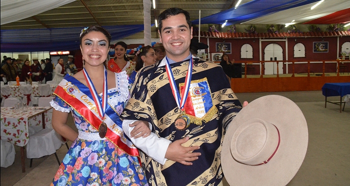 Widny Mendoza y John Cea ganaron el 50° Campeonato Nacional de Cueca en Arica