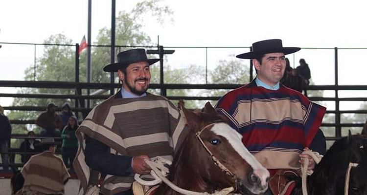 Melgarejo y Sandoval conquistaron el rodeo organizado por la U. Santo Tomás de Los Angeles
