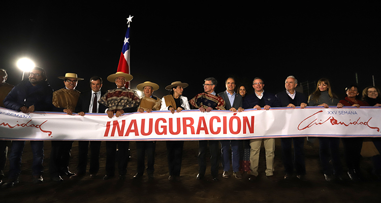 Más de 40.000 personas disfrutaron la espectacular inauguración de la XXV Semana de la Chilenidad
