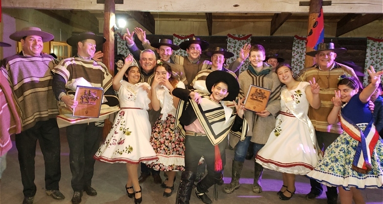 Postler y Hornig celebraron zapateando el 18 de septiembre en Puerto Varas