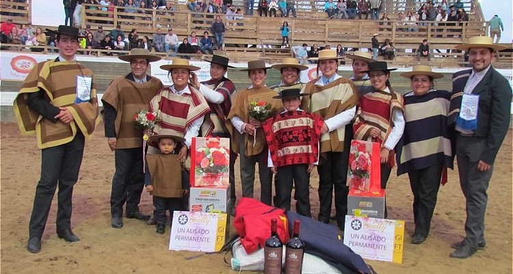Marta Hernández y Camila Tobar ganaron primer Rodeo Promocional Femenino de la Agrupación Centro Sur