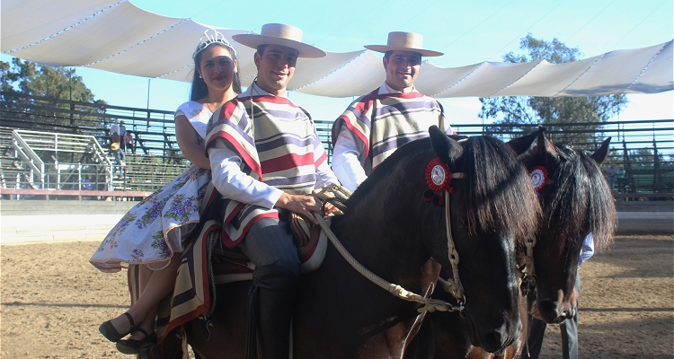Los hermanos Allendes triunfaron y completaron en el Rodeo del Club Peñaflor