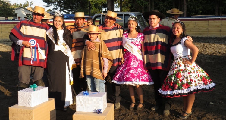 Aguilar y Duarte celebraron gran triunfo en la nueva medialuna de Dalcahue
