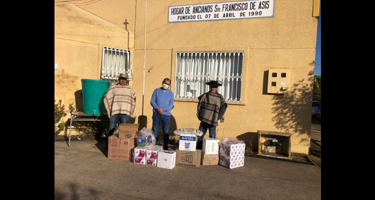 Club de Rodeo El Carmen hizo donación a hogar de ancianos